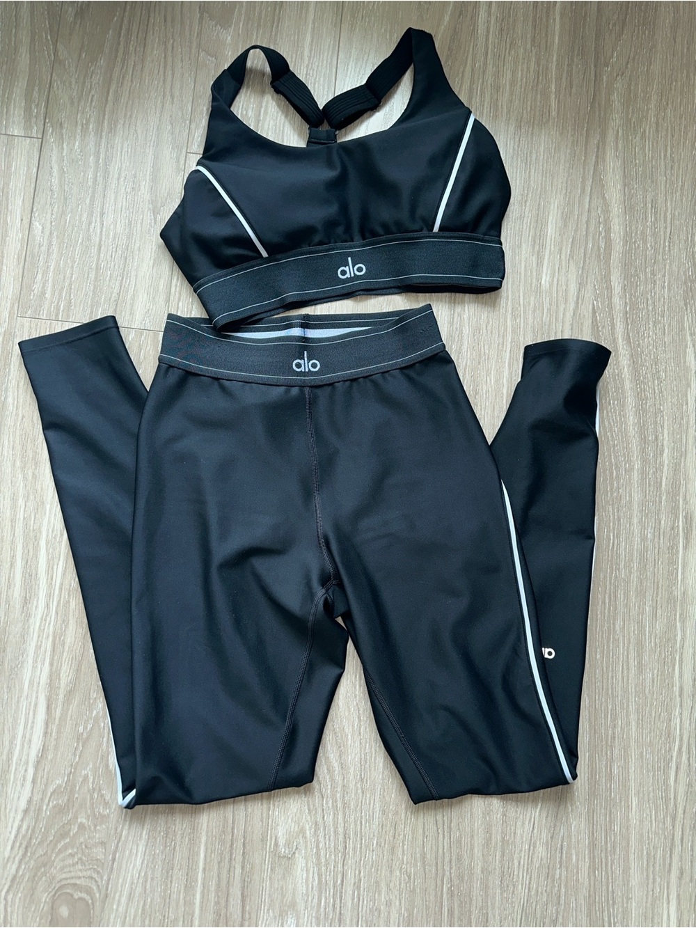 ALO Yoga Black Legging and Sports Bra Set with White Piping